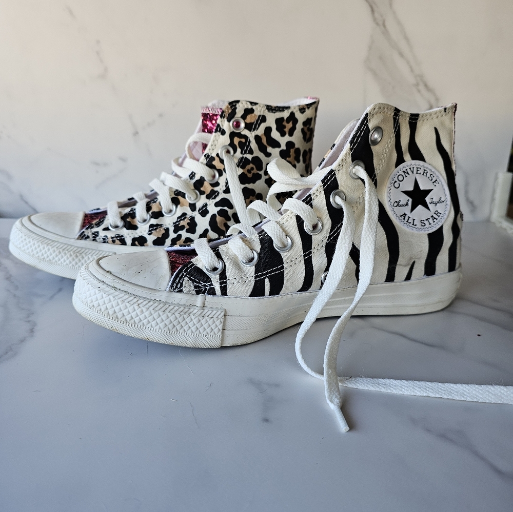 Custom Converse Womans Size 7 - image 1